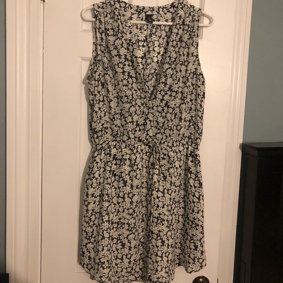 GAP Pants - GAP floral romper
